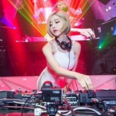 广宁DJ小陈-2018【thatgirllikesyou】中英文劲爆音乐串烧